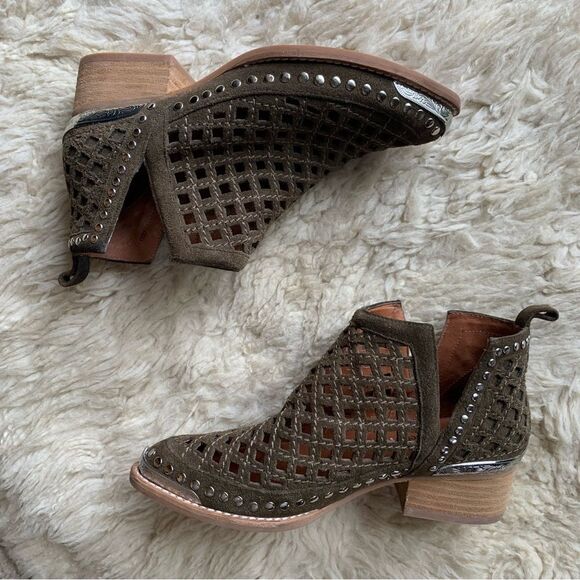 Jeffrey Campbell Tagalong Stud Western Cut Out Ankle Bootie Olive Green Size 6 - Picture 2 of 11